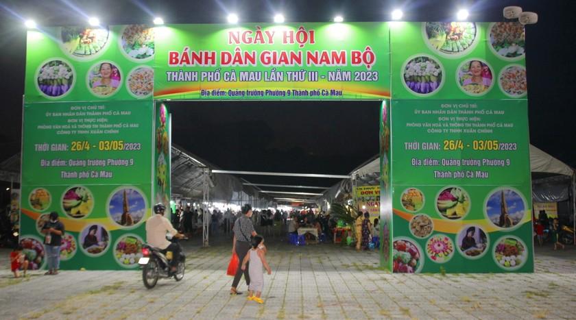 Ngày hội Bánh dân gian góp phần bảo tồn và phát huy giá trị văn hóa ẩm thực ở Cà Mau ảnh 1